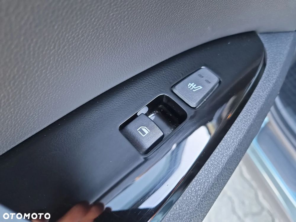 Kia Sportage 1.6 T-GDI HEV Business Line 4WD - 22