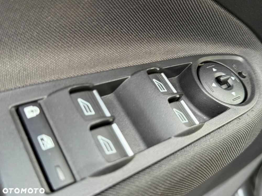 Ford Grand C-MAX - 22