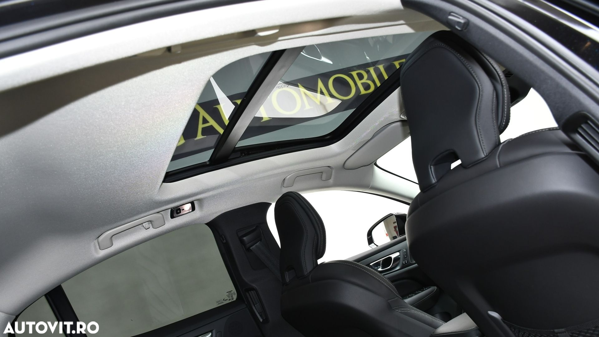 Volvo S60 T8 Recharge AWD Geartronic RDesign - 14