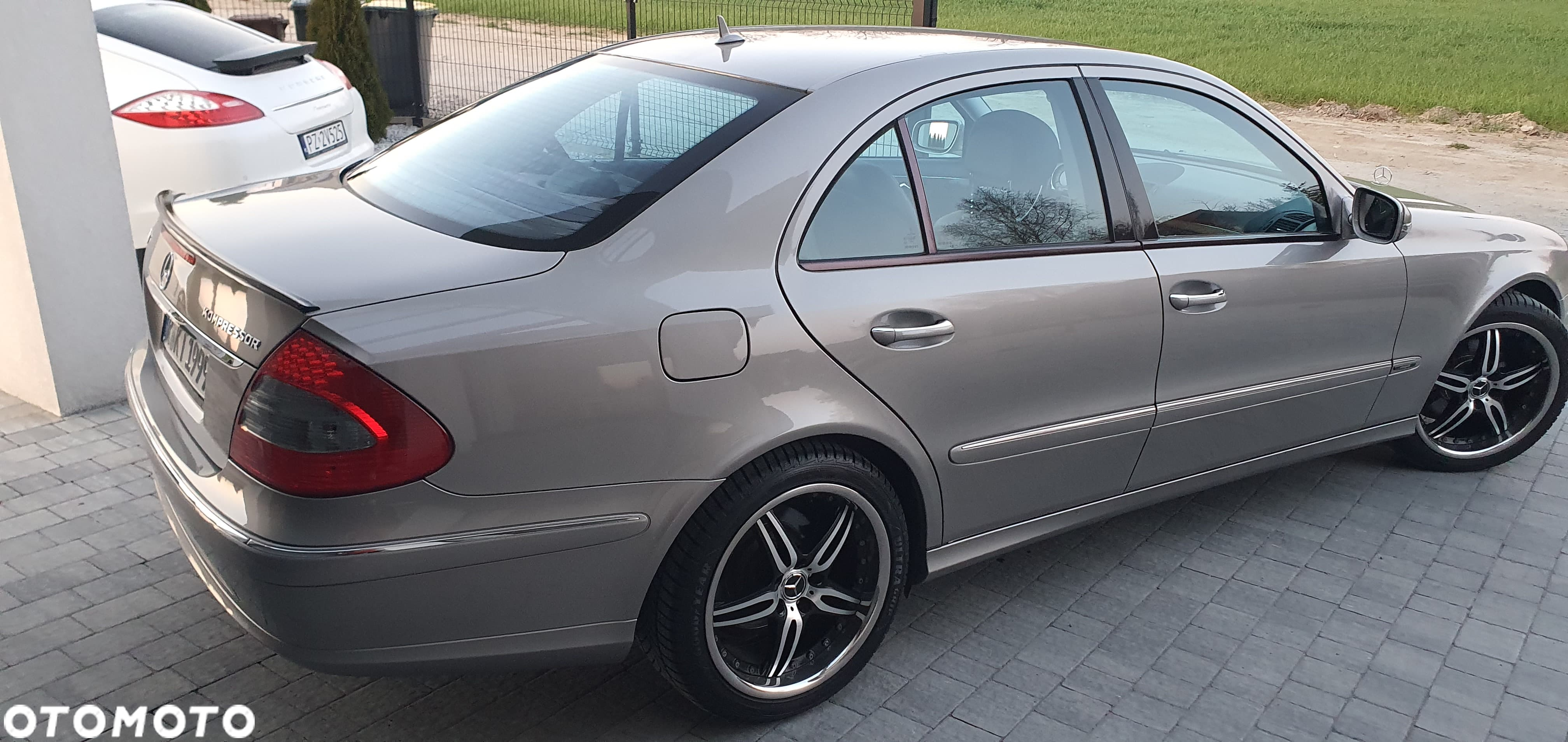 Mercedes-Benz Klasa E - 16