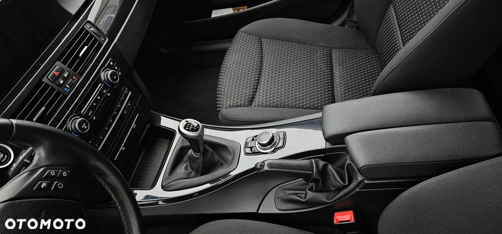 BMW Seria 3 320i - 23