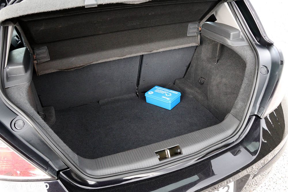 Opel Astra 1.6 ECOFLEX Start/Stop Innovation - 37