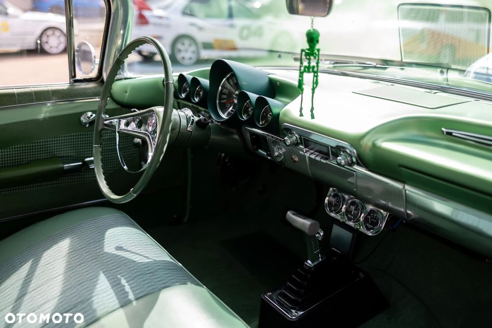 Chevrolet Impala - 24