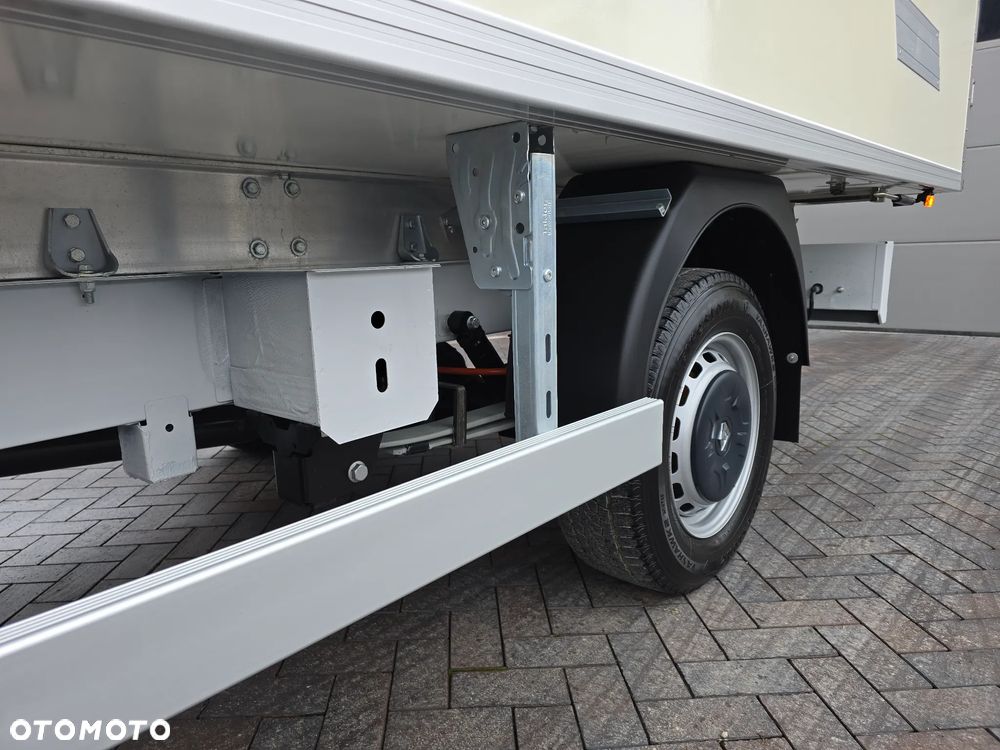 Renault MASTER IGLOPOL -30*C +25*C Carrier XARIOS 350 Podłączenie Stacjonarne 230 V ŁADOWNOŚĆ 840Kg WZMOCNIONE TYLNE ZWIESZENIE TEMPOMAT KLIMA HALOGENY KAMERA COFANIA SALON PL STAN JAK NOWY - 19