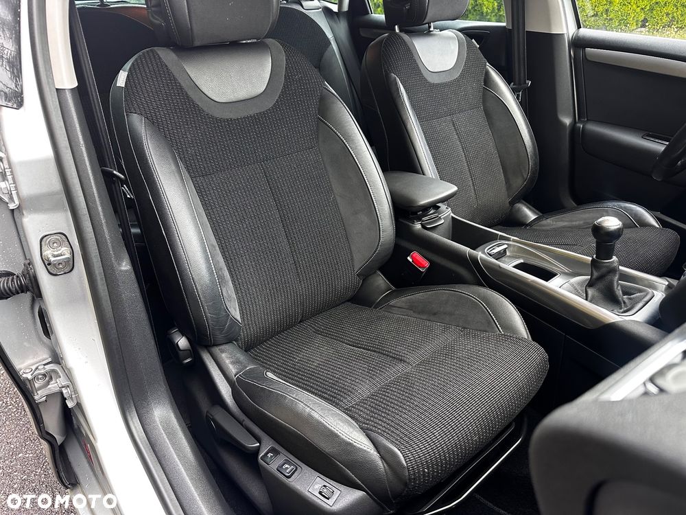 Citroën C4 VTi 120 Exclusive - 25