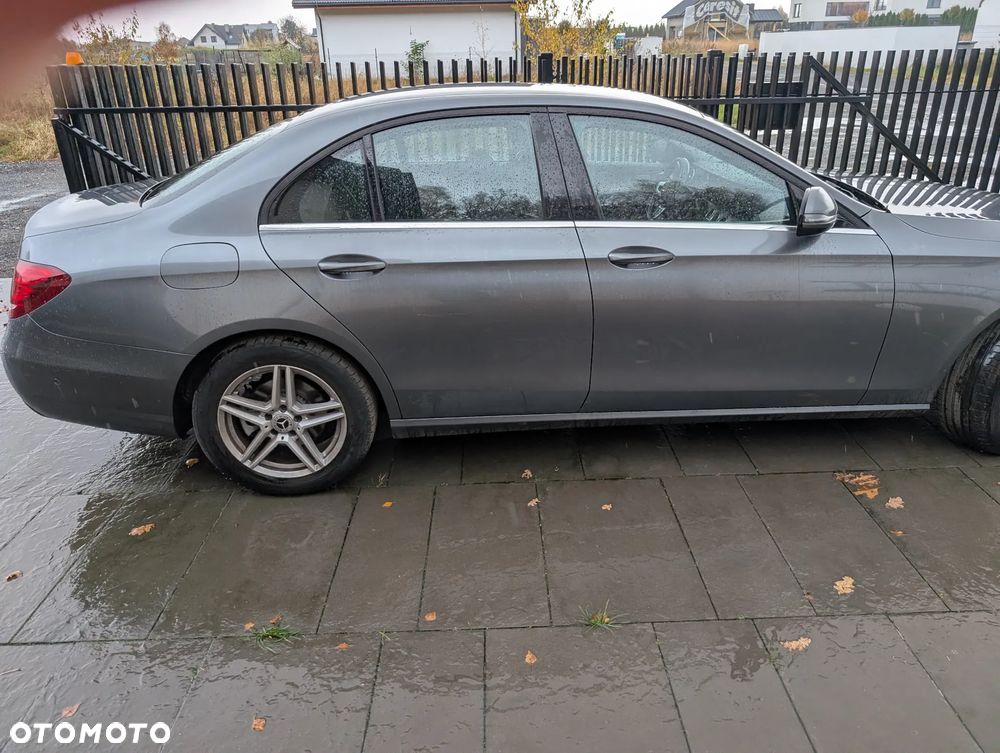 Mercedes-Benz Klasa E 220 d Business Edition 9G-TRONIC - 2