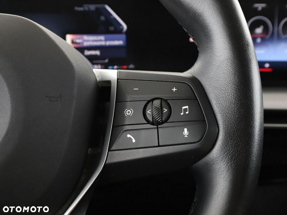 BMW Seria 2 218d - 29