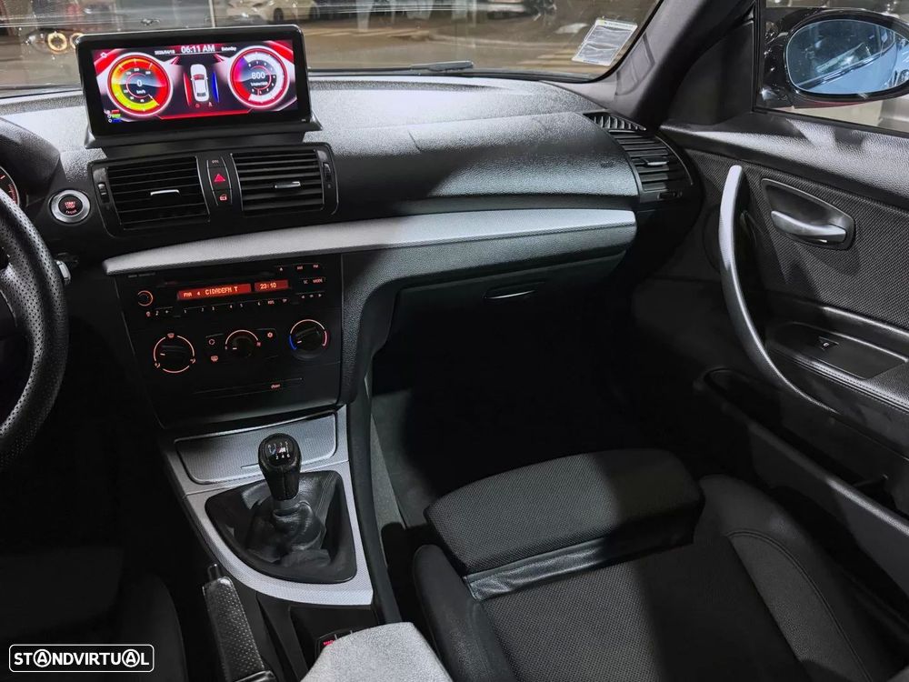 BMW 118 d Pack M - 13