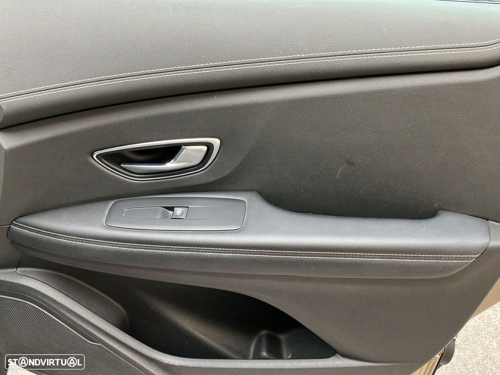 Renault Scénic - 22