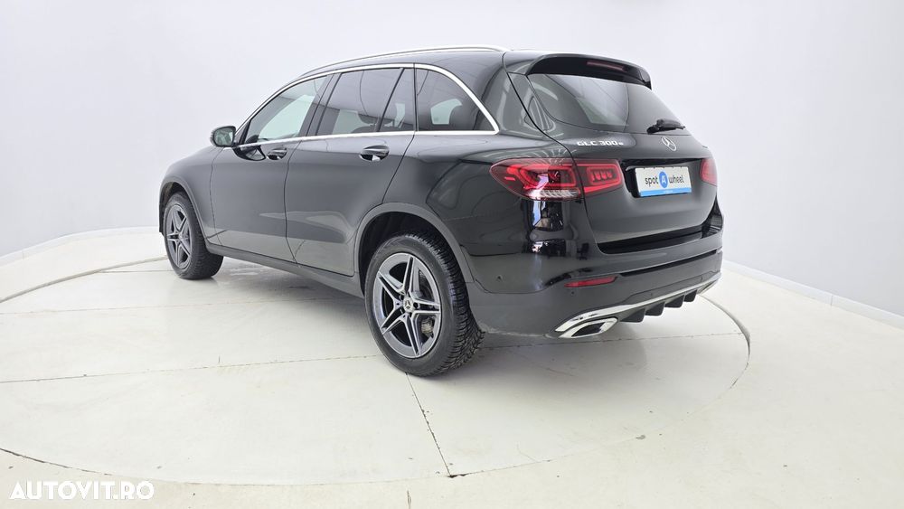 Mercedes-Benz GLC 300 e 4MATIC - 10