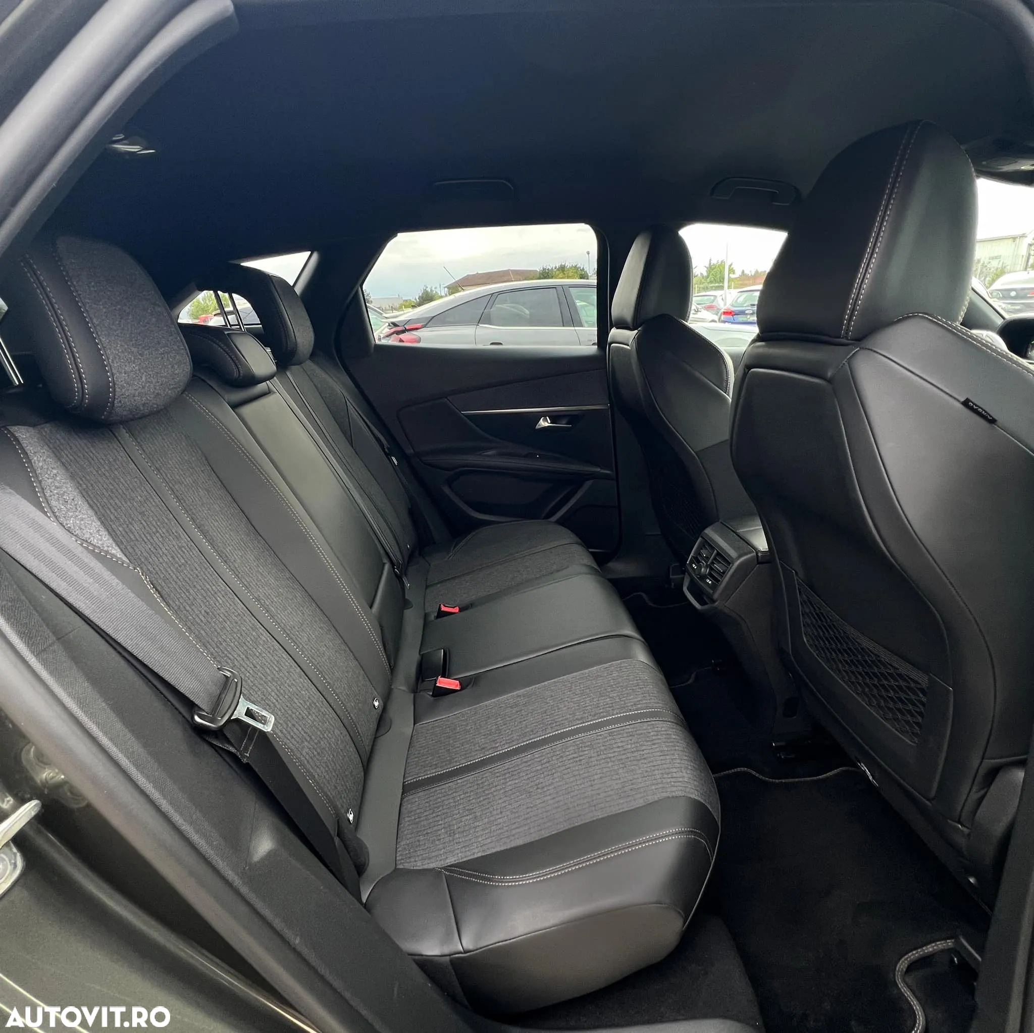 Peugeot 3008 1.6 BlueHDI S&S EAT6 GT-Line - 23