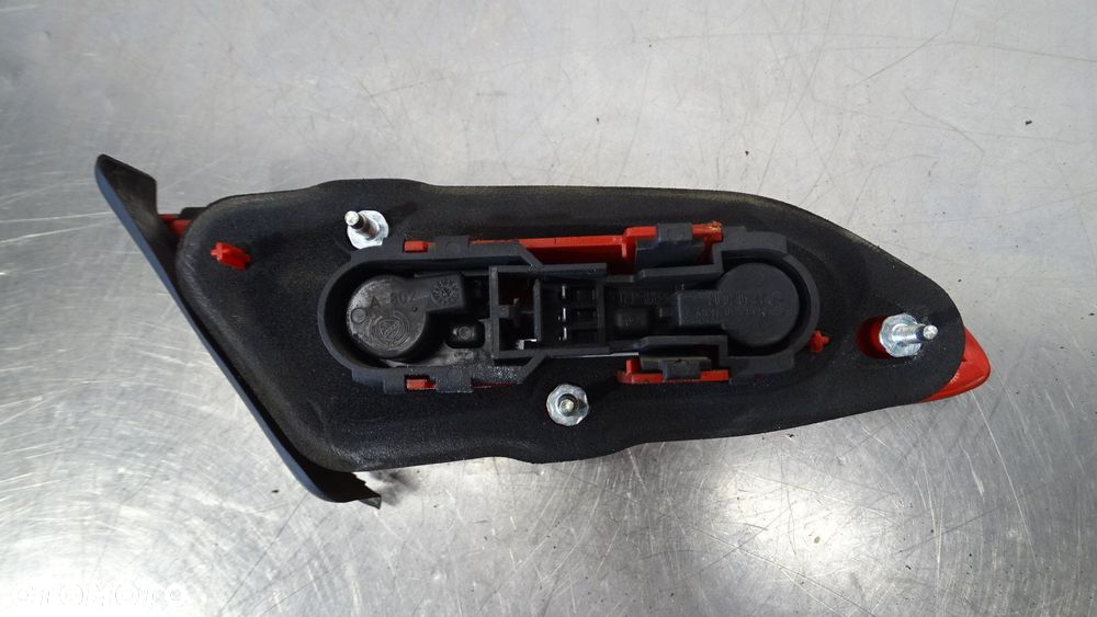 LAMPA PRAWA TYLNA W KLAPIE ALFA ROMEO 159 JTDM - 3
