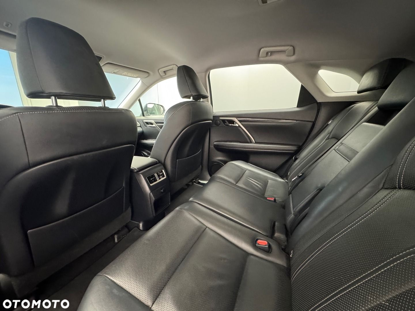 Lexus RX - 7
