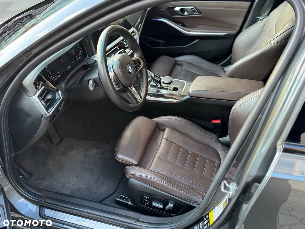 BMW Seria 3 330i xDrive Sport Line - 13