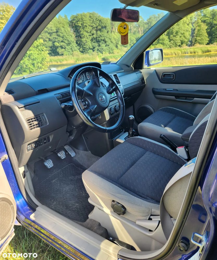 Nissan X-Trail 2.5 4x4 Elegance - 12