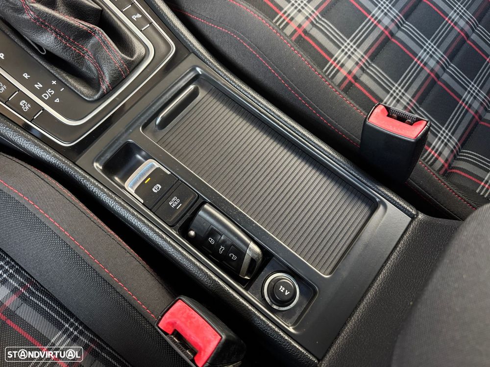 VW Golf 2.0 TSI GTI DSG Performance - 39