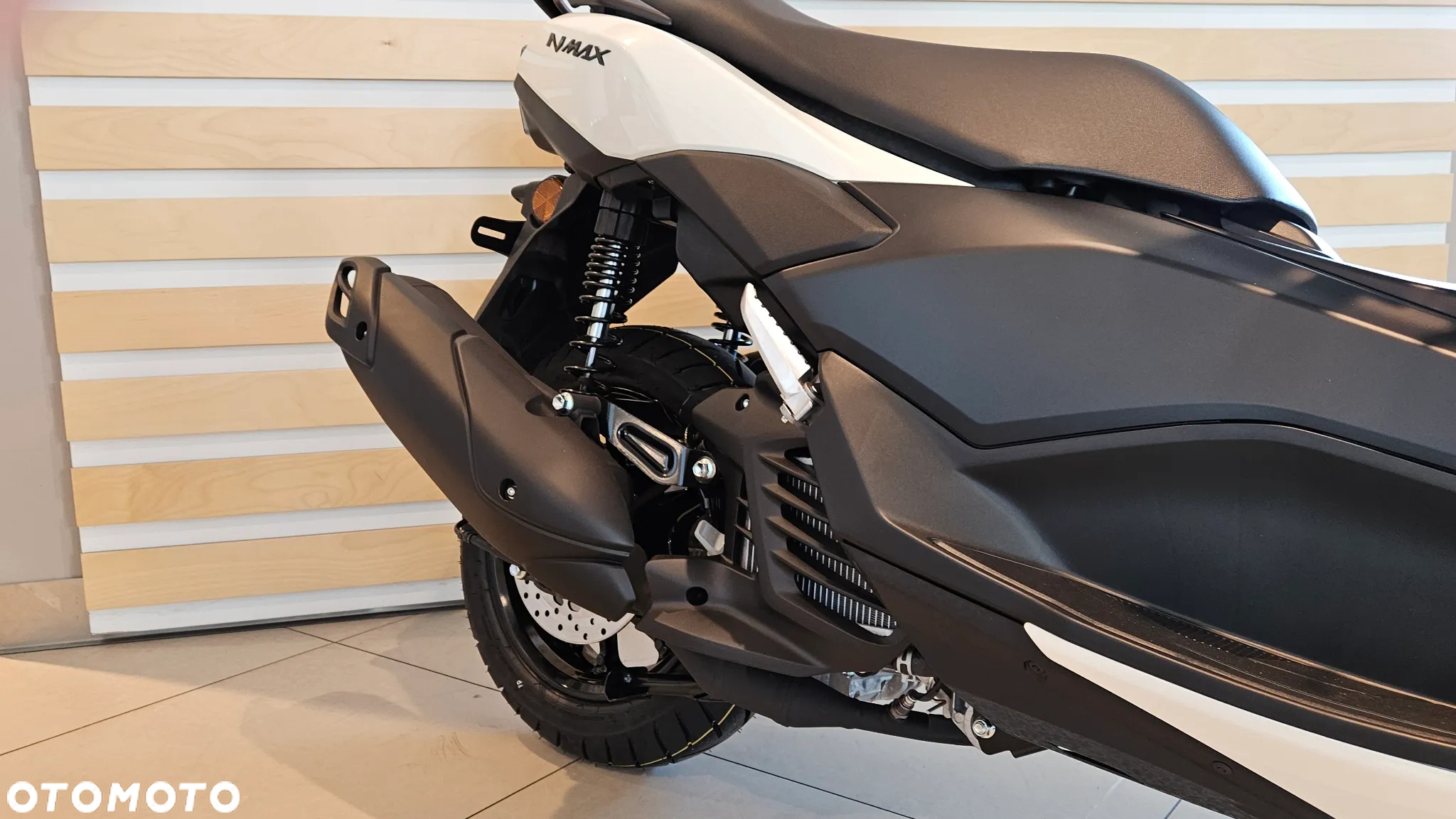 Yamaha NMAX - 15