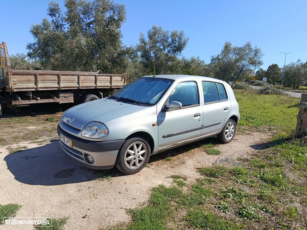 Renault Clio - 1