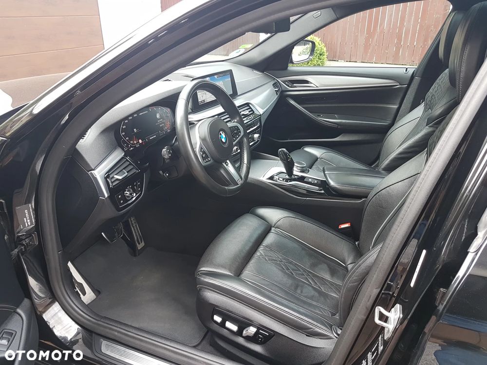 BMW Seria 5 520d M Sport - 8