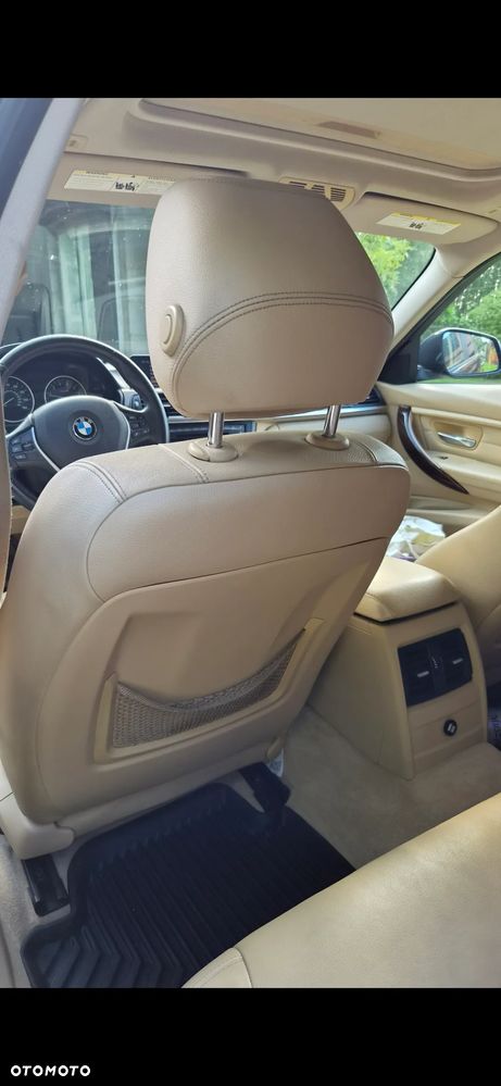 BMW Seria 3 328i - 7