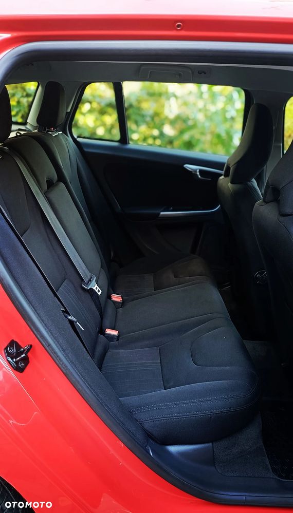 Volvo V60 D3 Momentum - 26