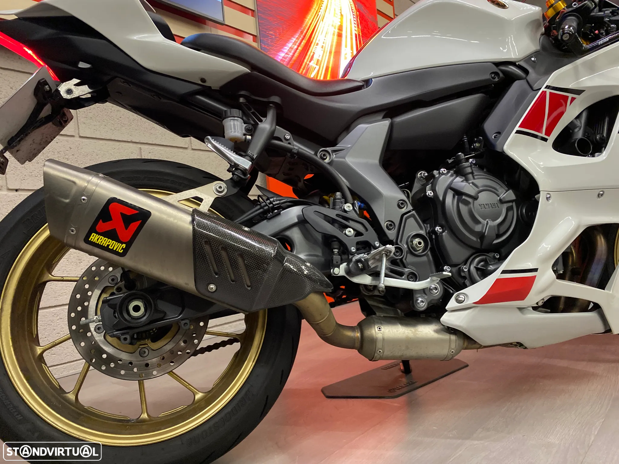 Yamaha YZF R7 World GP 60Th Aniversary - 13