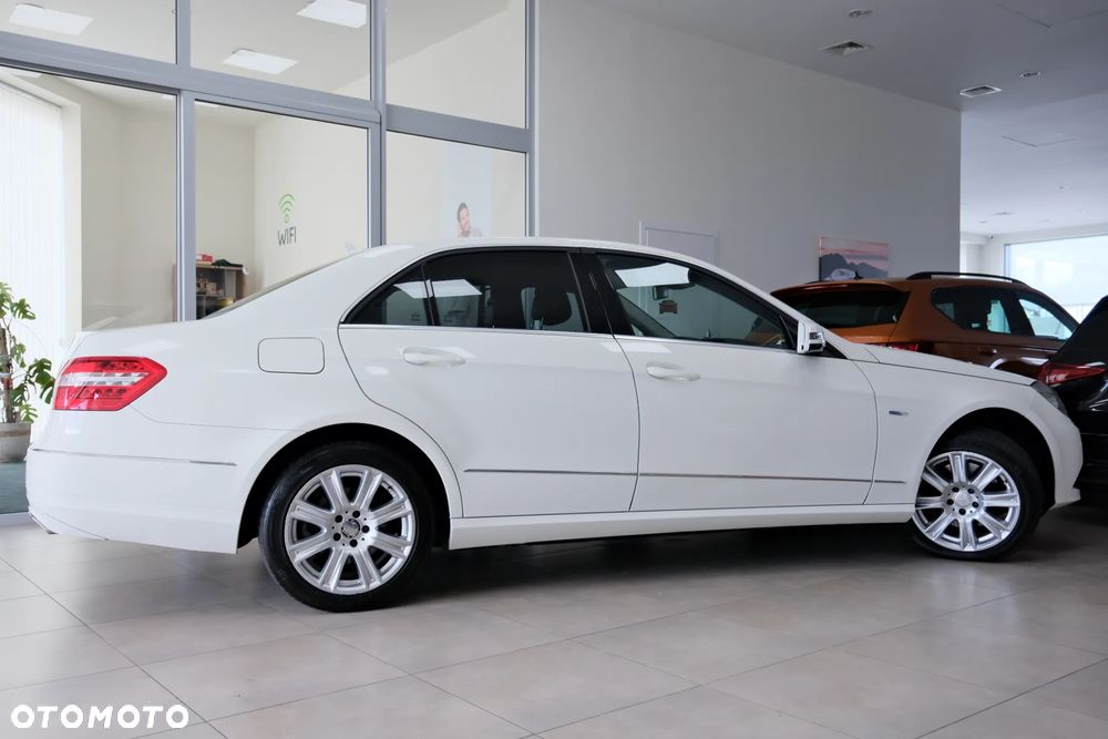 Mercedes-Benz Klasa E 350 CDI DPF BlueEFFICIENCY 7G-TRONIC Avantgarde - 16