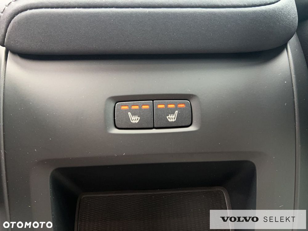 Volvo XC 60 B5 B AWD Plus Black Edition - 22
