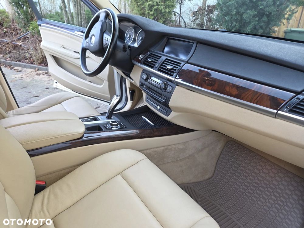 BMW X5 xDrive35i Edition Exclusive - 36