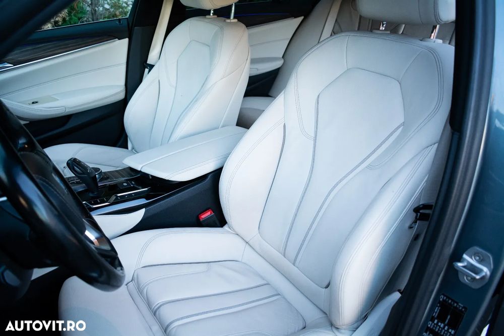 BMW Seria 5 530e Aut. Luxury Line - 9
