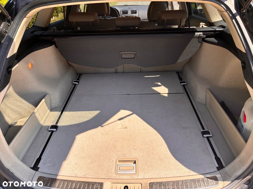 Toyota Avensis 2.0 Multidrive S Executive - 18