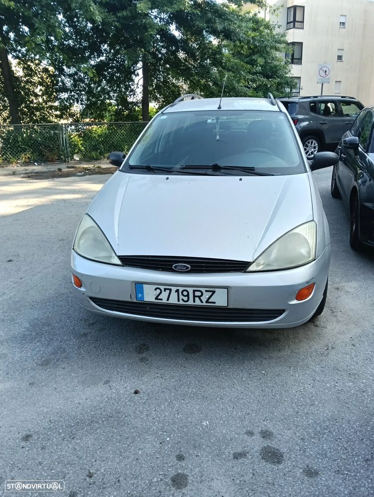 Ford Focus 1.4 Ambiente - 2