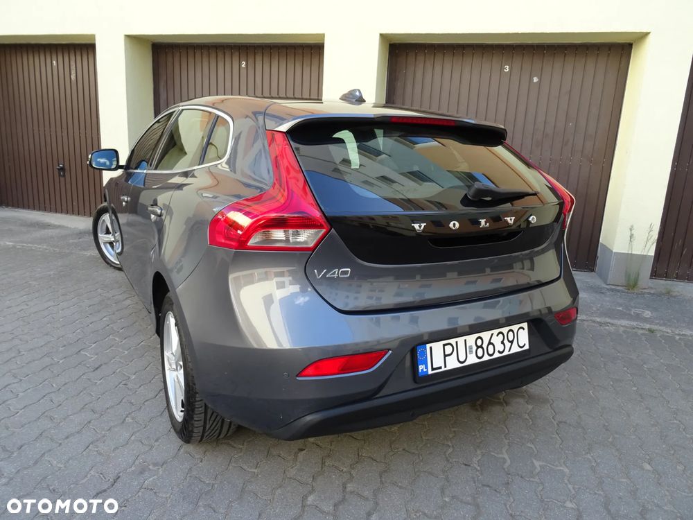 Volvo V40 D2 Momentum - 24