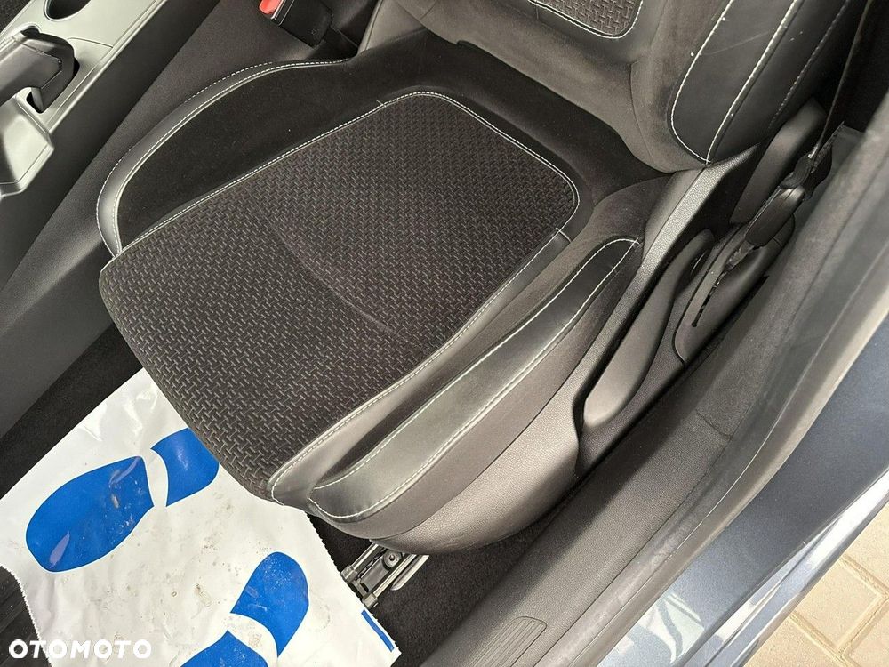 Renault Megane 1.5 Blue dCi Intens - 17