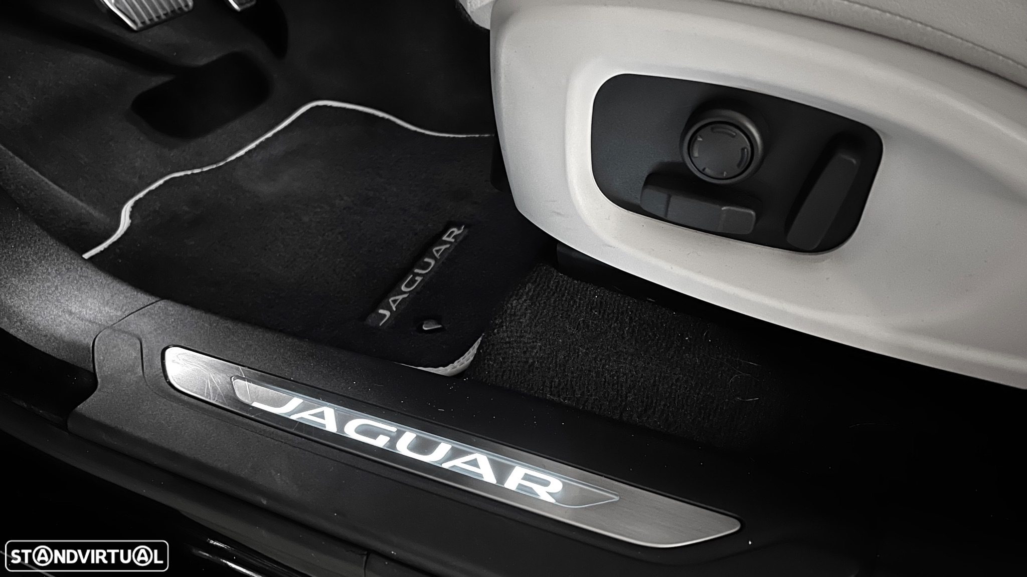 Jaguar F-Pace 3.0 TDV6 First Edition AWD Aut. - 24
