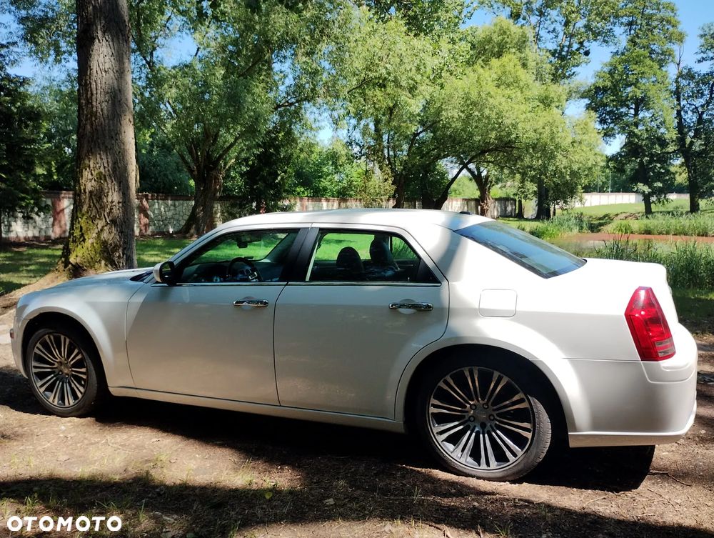 Chrysler 300s - 16