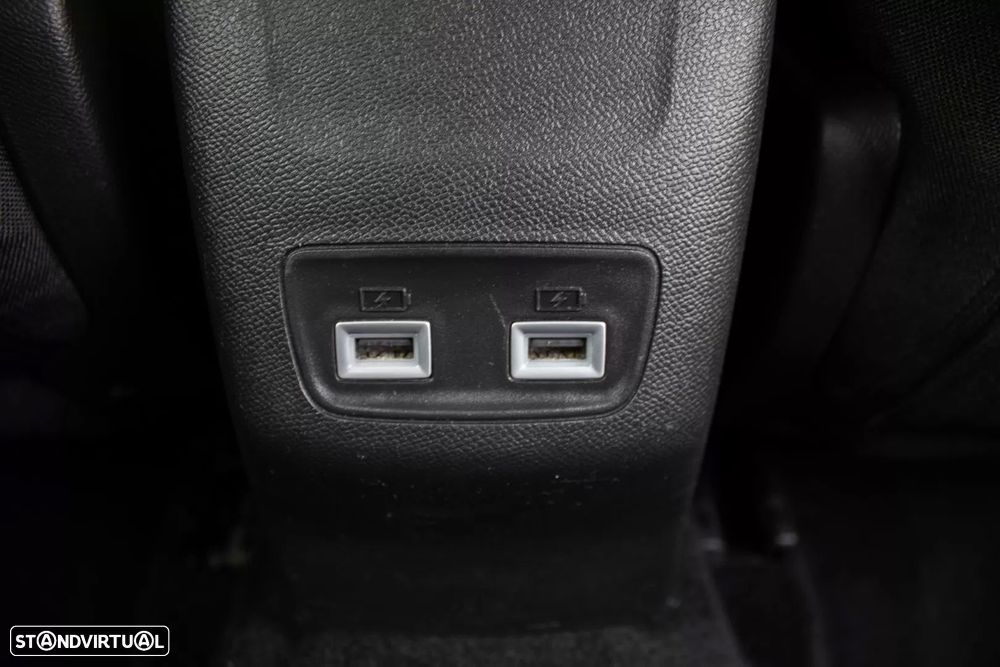 Peugeot e-2008 50 kWh Allure Pack - 42