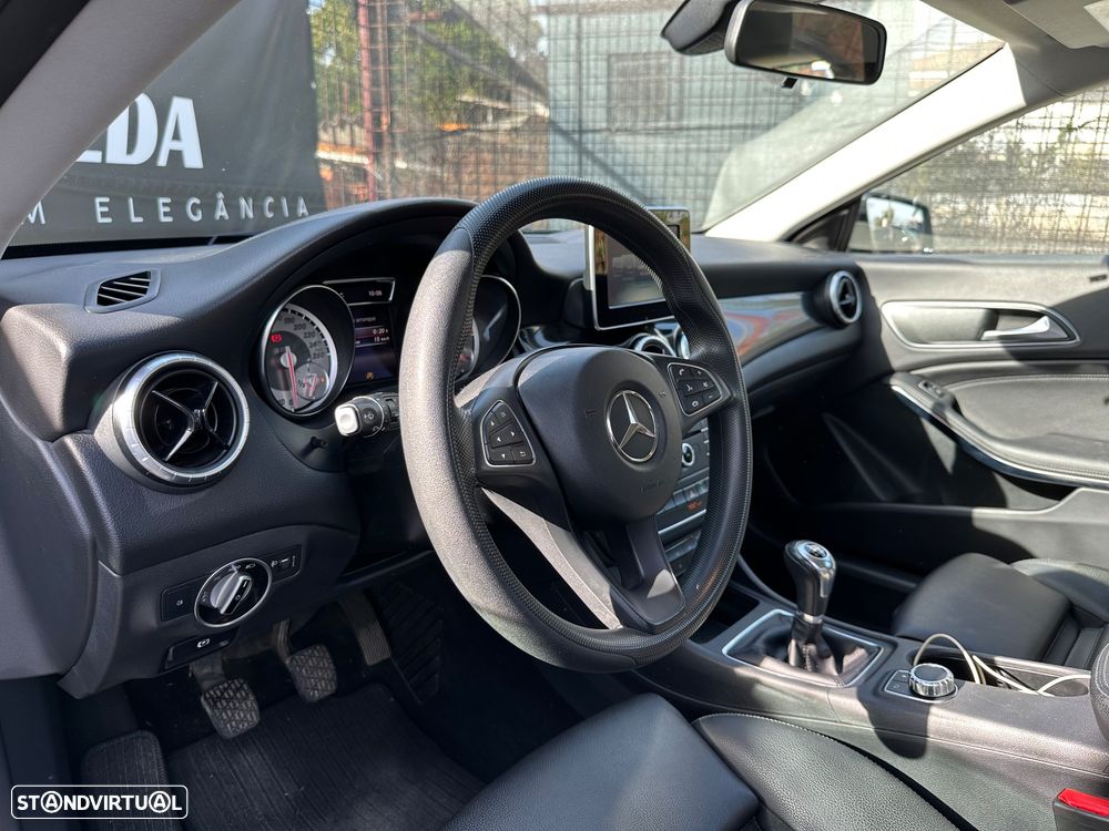 Mercedes-Benz CLA 180 d Shooting Brake - 7