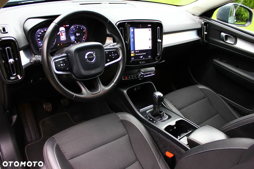 Volvo XC 40 T3 Momentum Pro - 28