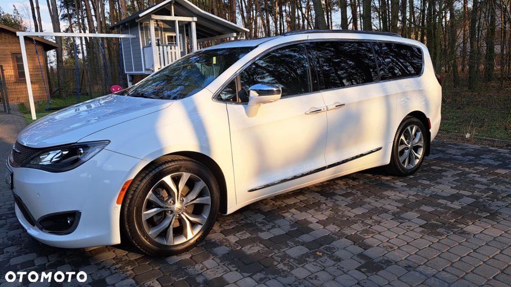 Chrysler Pacifica - 19