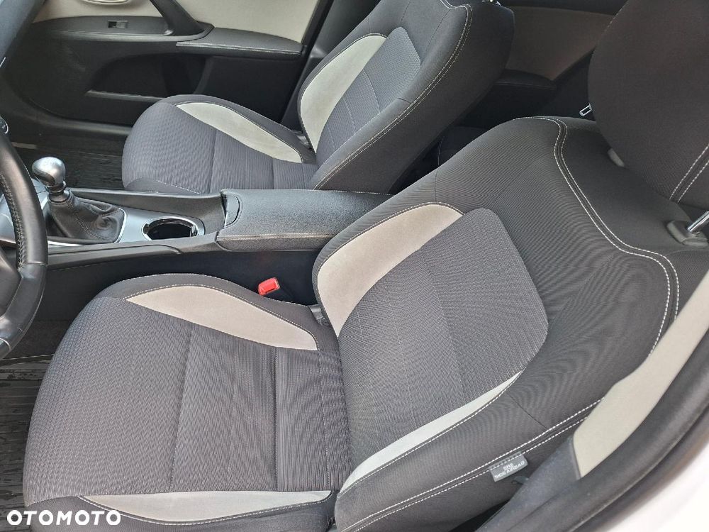 Toyota Avensis 2.0 D-4D Selection - 11