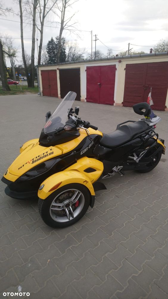 Can-Am Spyder - 2