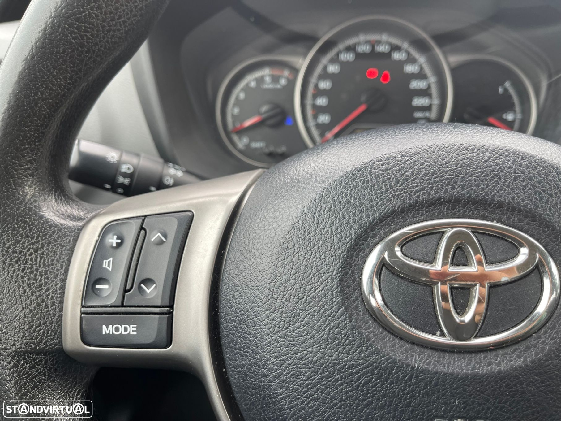 Toyota Yaris 1.4 D-4D ACtive+AC - 14