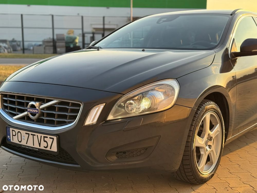 Volvo V60 D3 Geartronic Momentum - 33