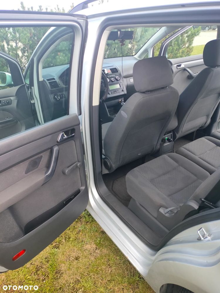 Volkswagen Touran 1.6 Basis - 12