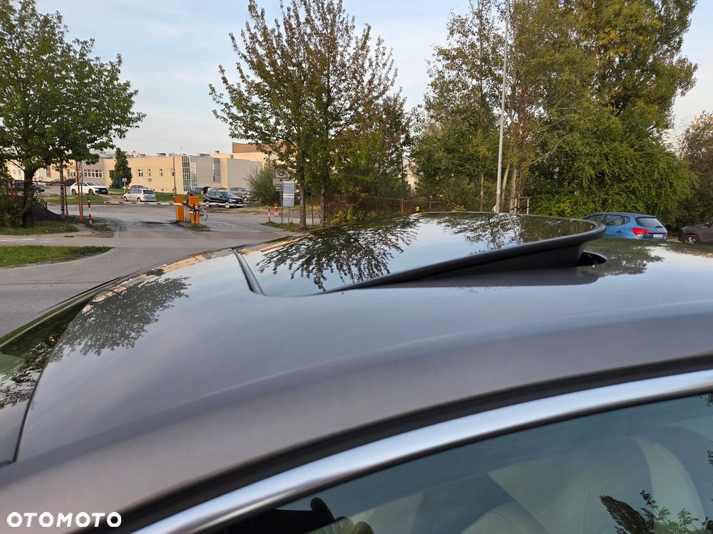 Volkswagen Passat - 11