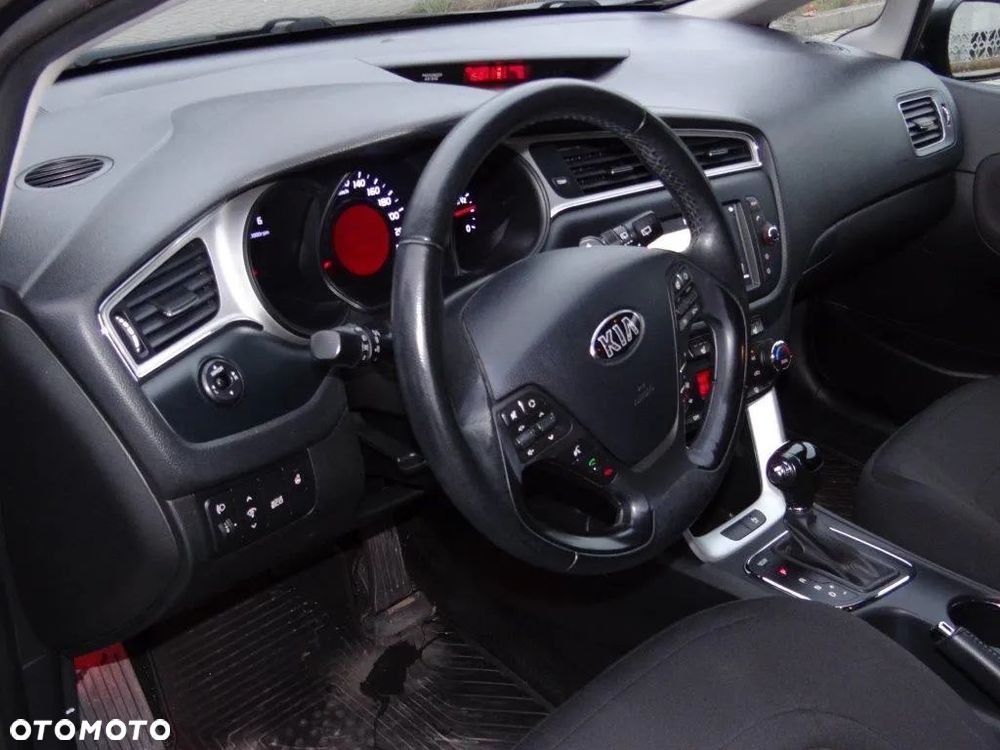 Kia Ceed 1.6 CRDi L Business Line DCT - 9