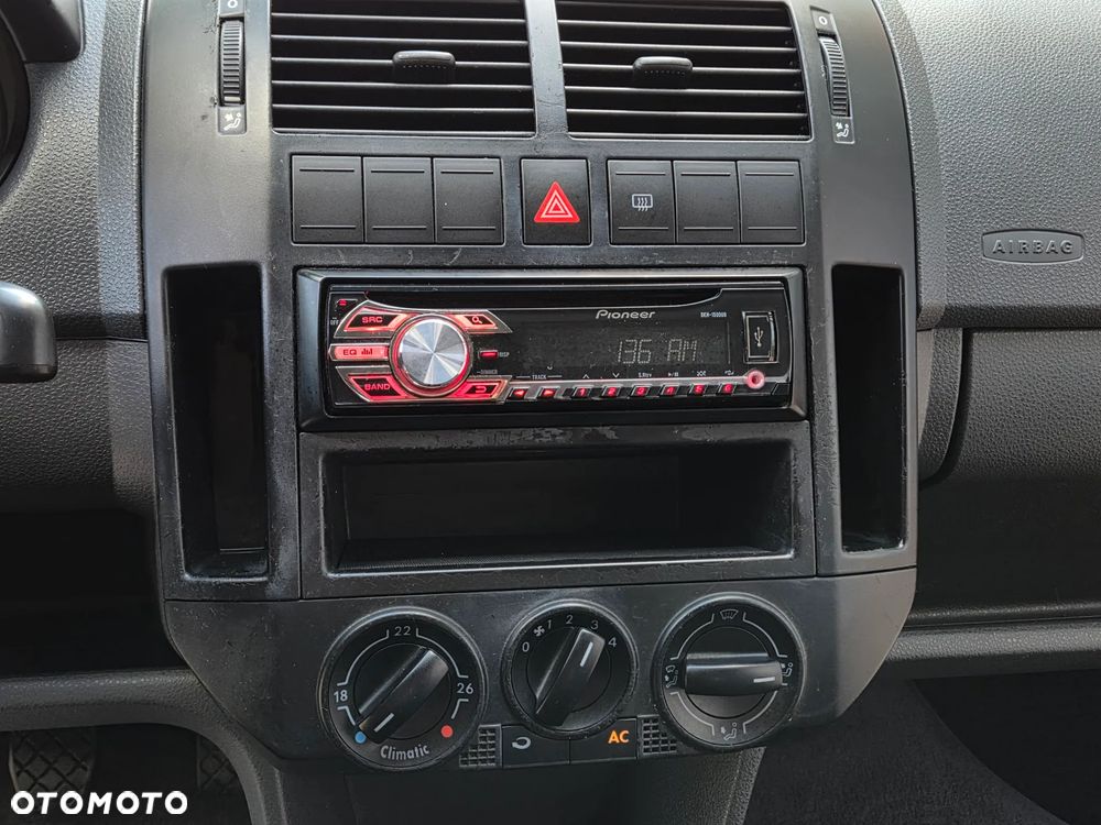 Volkswagen Polo 1.2 Fun - 29