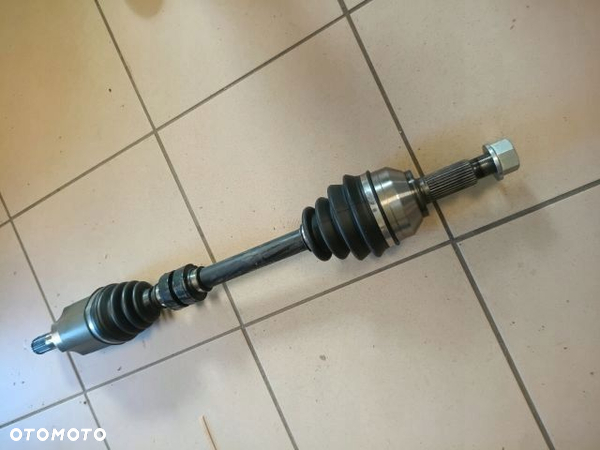 Nissan QASHQAI J10 1.6 B MANUAL PÓŁOŚ NAPĘDOWA LEWA PRZEDNIA PRZÓD