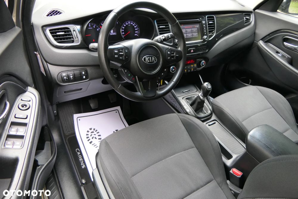 Kia Carens 1.6 GDI L 7os - 18